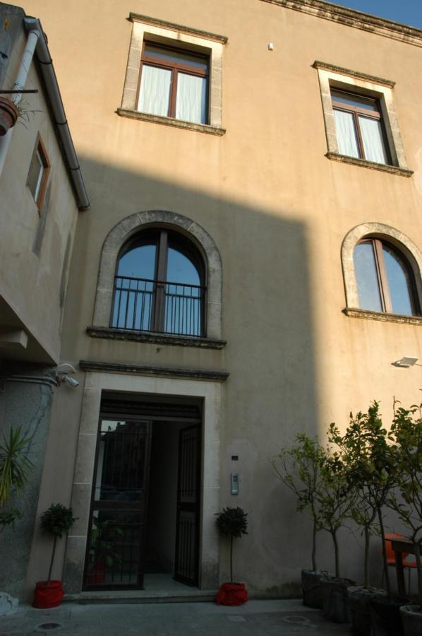 Castello D'Alcontres Guest House 3 Stelle Nizza di Sicilia Buitenkant foto